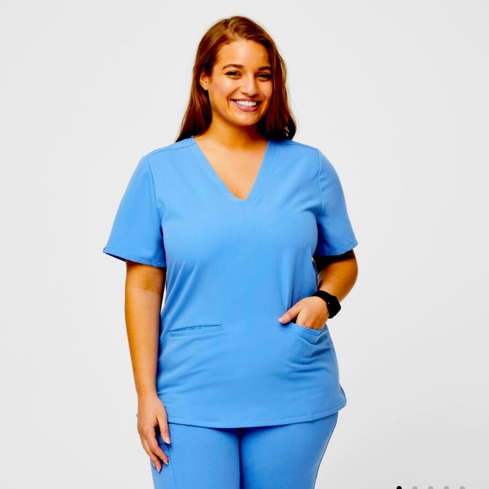 Casma Three Pocket Scrub Top